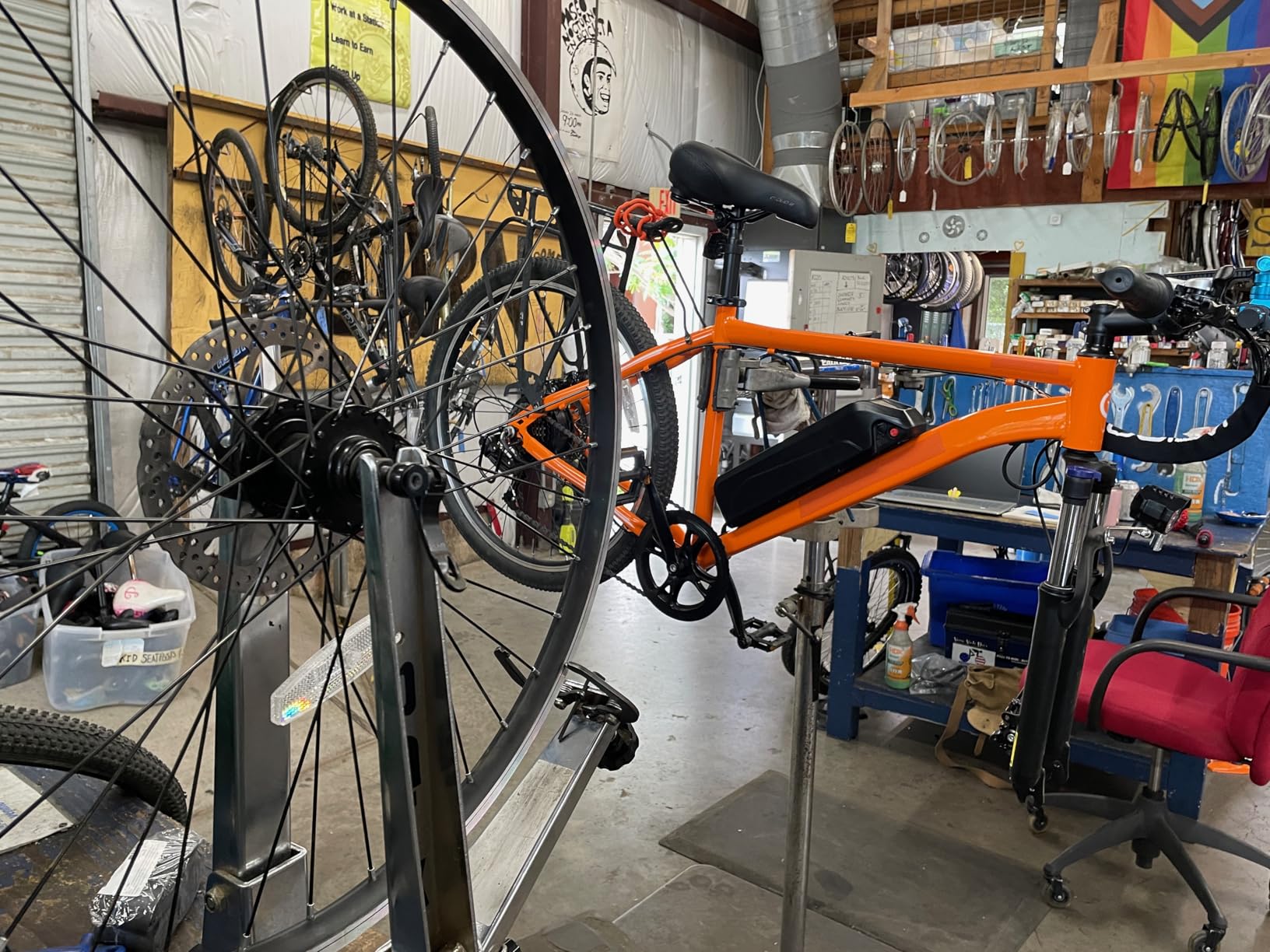 Jasion EB5 Electric Bike for Adults with Peak 750W Brushless Motor, 40Miles 20MPH Commuting Electric Mountain Bike with 360Wh Removable Battery, 7-Speed, 26