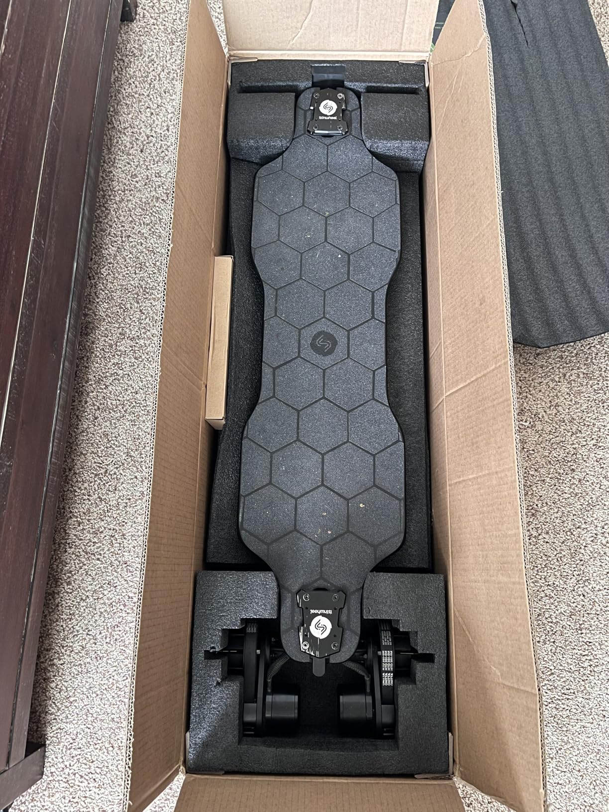 isinwheel V4/V6/V6pro/V8/V10 Electric Skateboard with Remote, 250W/450W/500W/1200W/3000W Brushless Motor, 9Mph/12Mph/30 Mph /32Mph Top Speed, Electric Longboard for Adults ＆Teens - Customer Photo 1
