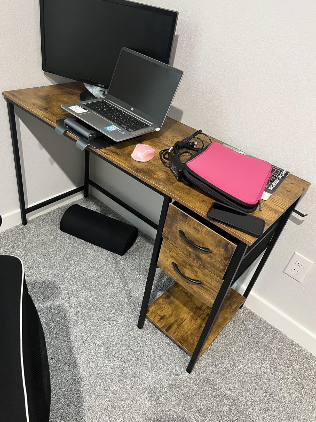 CubiCubi Computer Desk with 2 Drawers, 40 Inch Small Home Office Desk with Storage Study Writing Table, Light Brown - Customer Photo 1