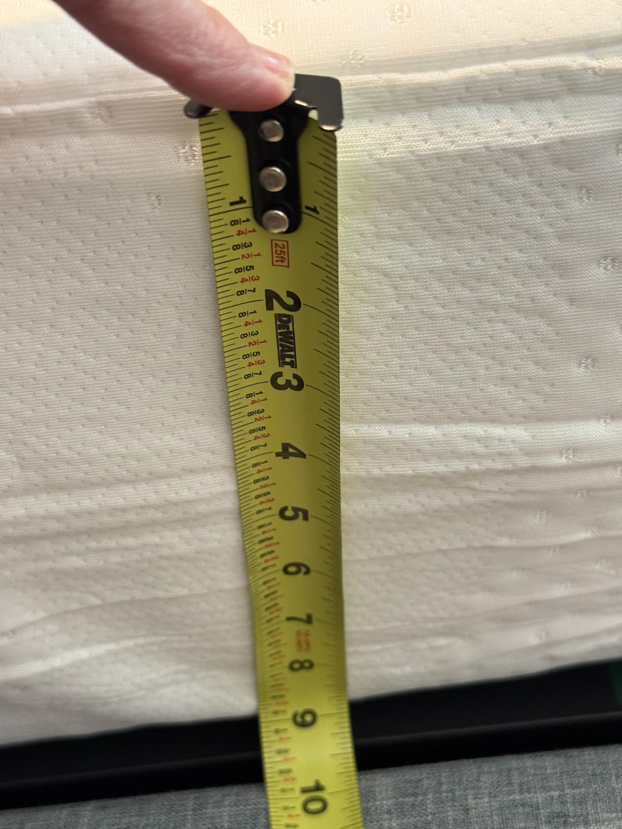 Novilla Queen Mattress, 10 Inch Queen Size Memory Foam Mattress in a Box, Gel Memory Foam Mattress for Comfort Sleep & Cooling Night Sleep, CertiPUR-US Certified - Customer Photo 1