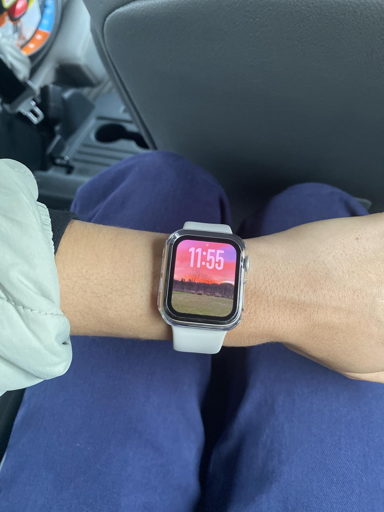 Apple Watch SE 3 [GPS 40mm] Smartwatch with Starlight Aluminum Case with Starlight Sport Band - S/M - Customer Photo 3