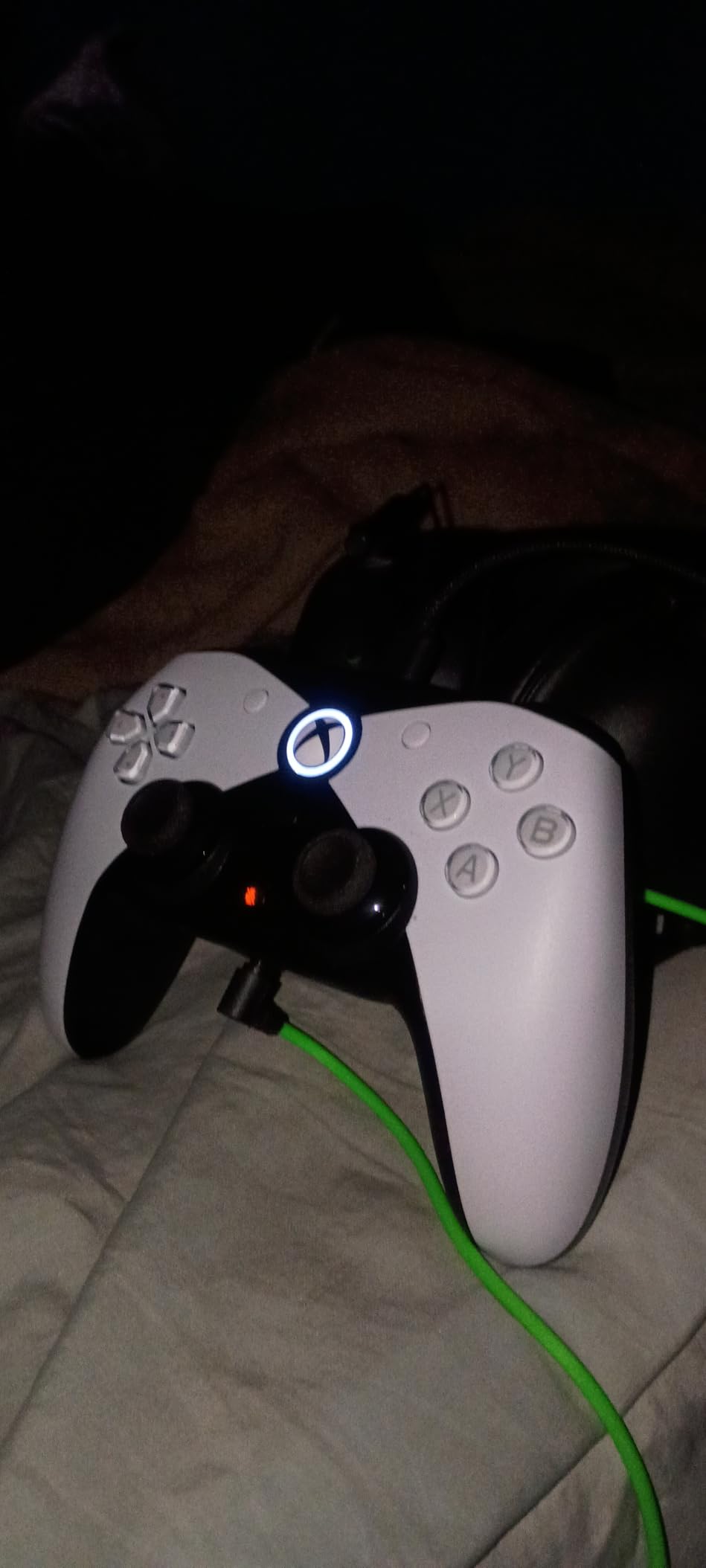 Hyperkin The Competitor Wired Controller for Xbox Series X|S, Xbox One & PC with Hall Effect Joysticks & Impulse Triggers; Symmetrical Layout & Precision D-Pad - Officially Licensed Xbox - White - Customer Photo 2