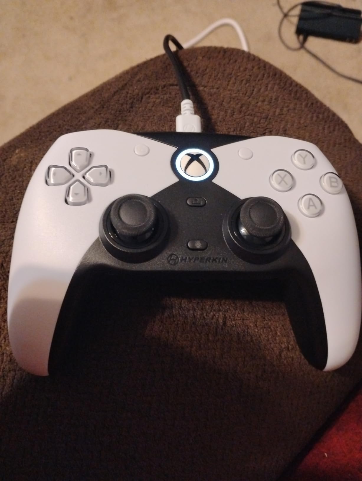 Hyperkin The Competitor Wired Controller for Xbox Series X|S, Xbox One & PC with Hall Effect Joysticks & Impulse Triggers; Symmetrical Layout & Precision D-Pad - Officially Licensed Xbox - White - Customer Photo 4