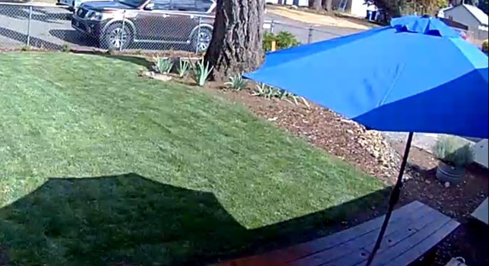 OLIXIS 9ft Patio Umbrella with Tilt and Crank Button & 8 Sturdy Ribs Waterproof, Patio Table Umbrella Perfect for Poolside, Terrace, Beach and Outdoor Restaurant, Khaki - Customer Photo 1