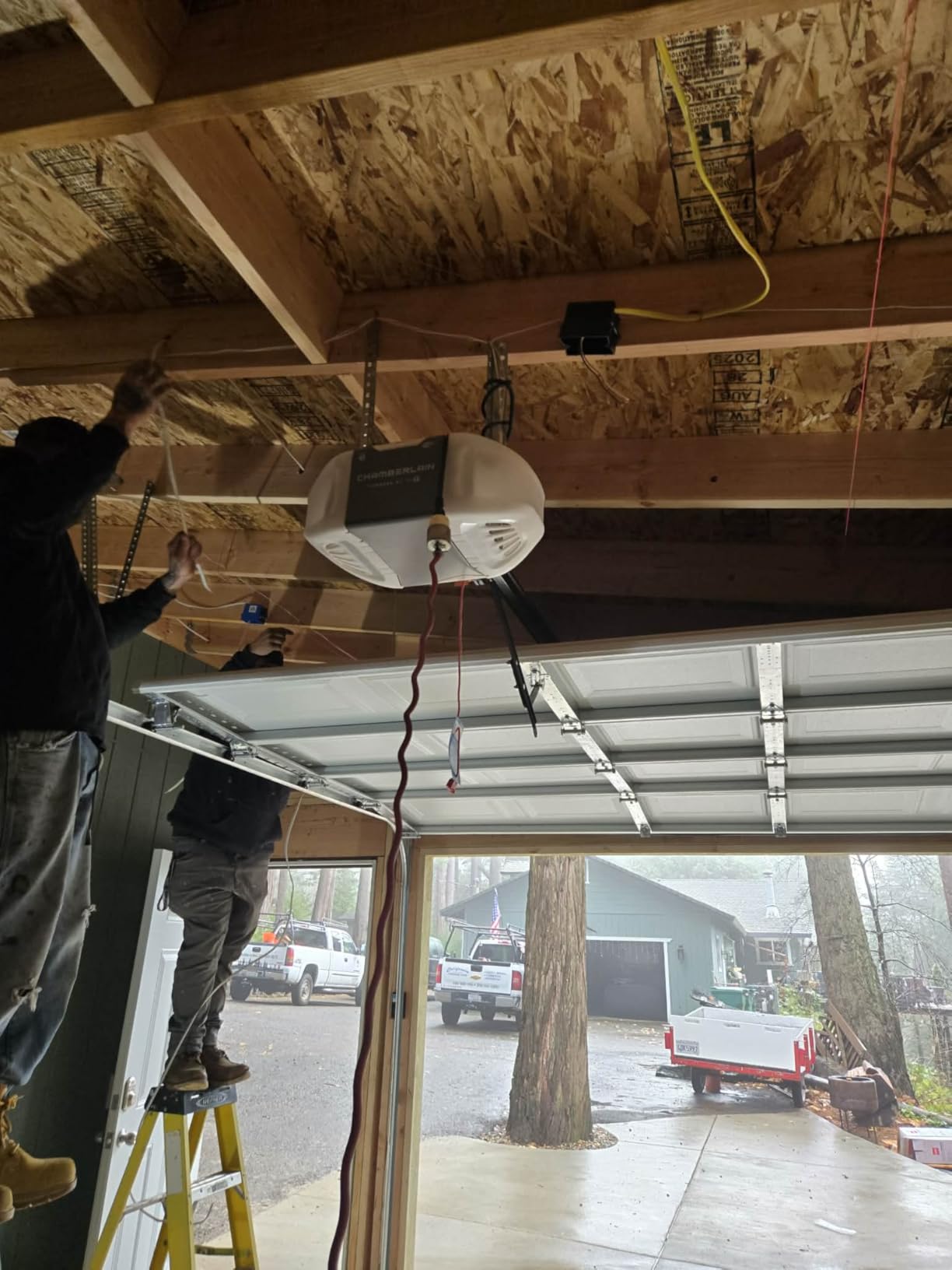 Chamberlain 1/2 HP Belt Drive Smart Garage Door Opener with Battery Backup, 1-Bulb Lighting, and myQ Connectivity - Customer Photo 2