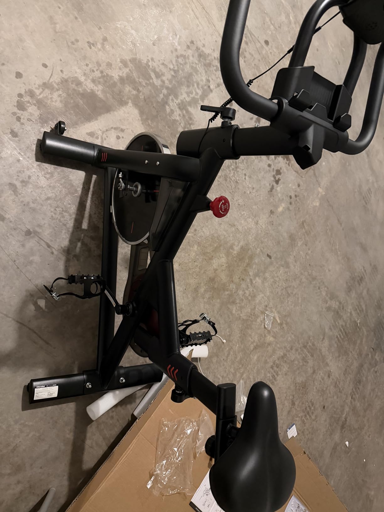 Wenoker Exercise Bike for Home – 350LB Indoor Cycling Bike, Low Noise Stationary Spin Bike with App Sync, Adjustable Seat, LCD Monitor, Smooth & Quiet for Cardio Workout - Customer Photo 1