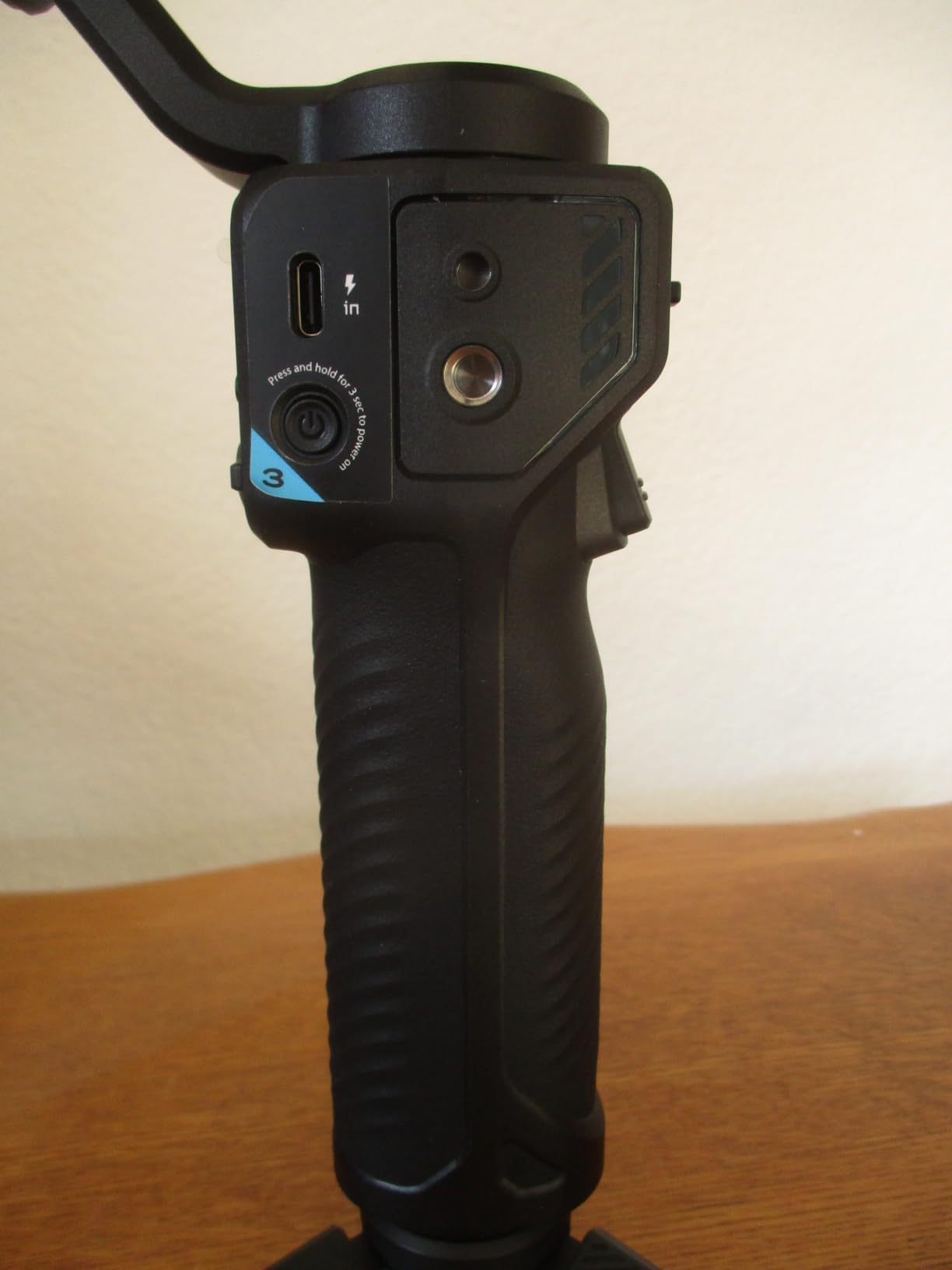 GoPro Fluid Pro AI 3-Axis Gimbal Stabilizer for GoPro Cameras and Smartphones, Subject Tracking, Lighting, Wireless Camera Control, Portable, Vlogging, 360° Rotation, Device Charging - Customer Photo 1