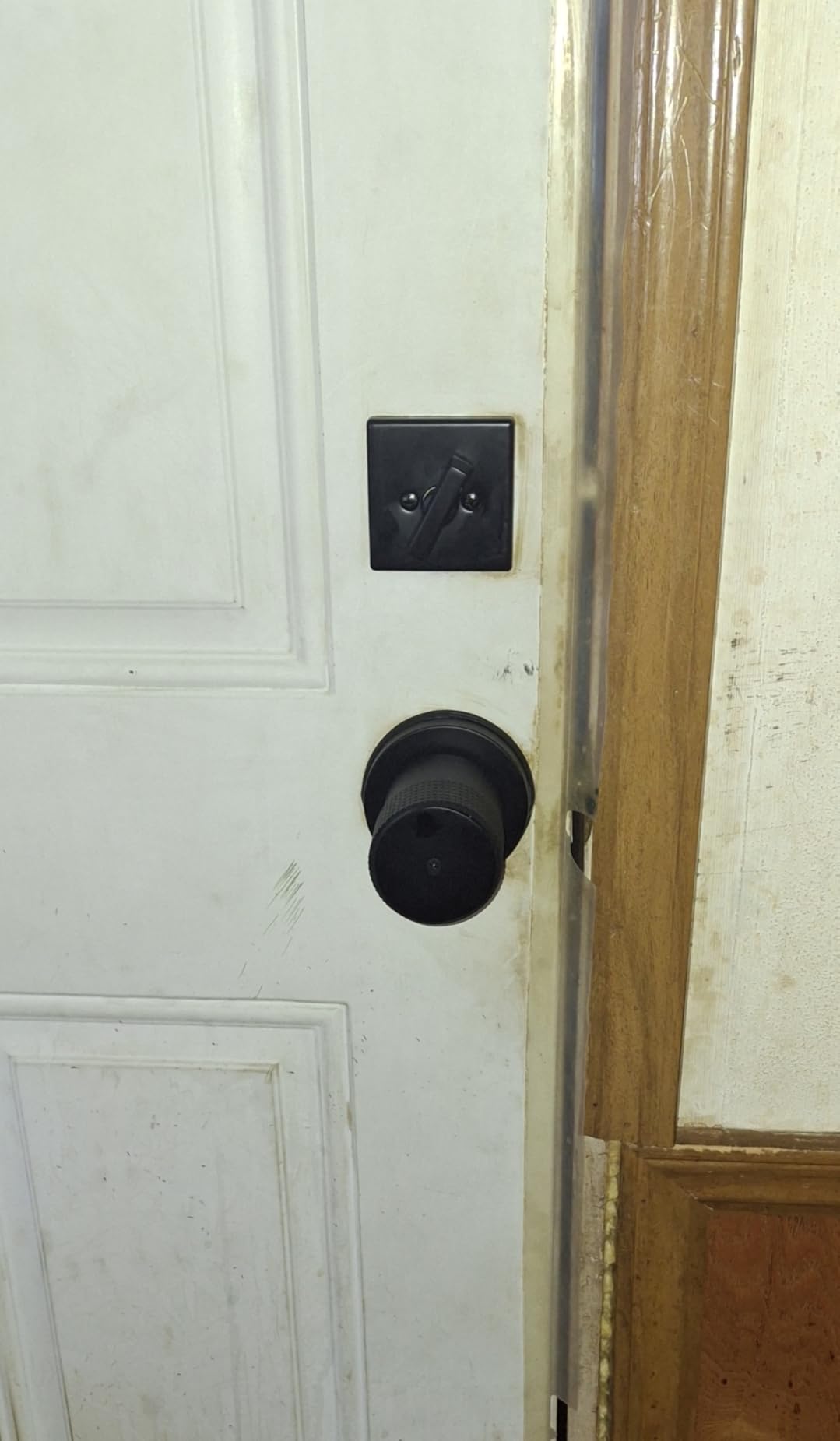 Kwikset 660 Deadbolt Lock, Satin Nickel Round Exterior Keyed Front Entry Door, Single Cylinder Dead Bolt, with Microban Protection - Customer Photo 2