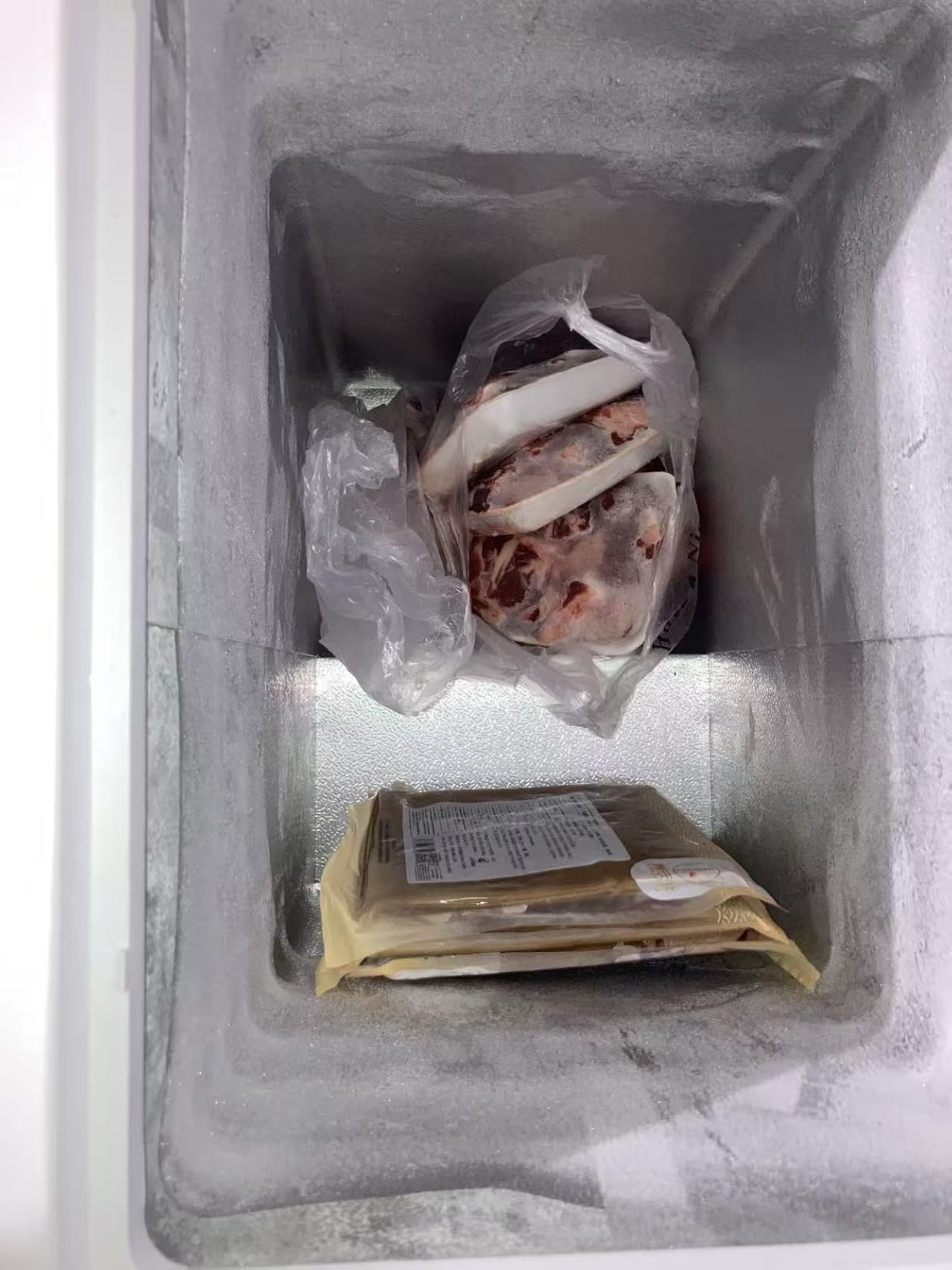 2.5 Cu.Ft Chest Freezer with Removable Basket, Small Deep Freezer, 6 Temp, Energy Efficient (0.35kWh/24H), <40dB Quiet, Manual Defrost, Space Saving Design for Dorm, Office, Apartment, Bar, Black - Customer Photo 2