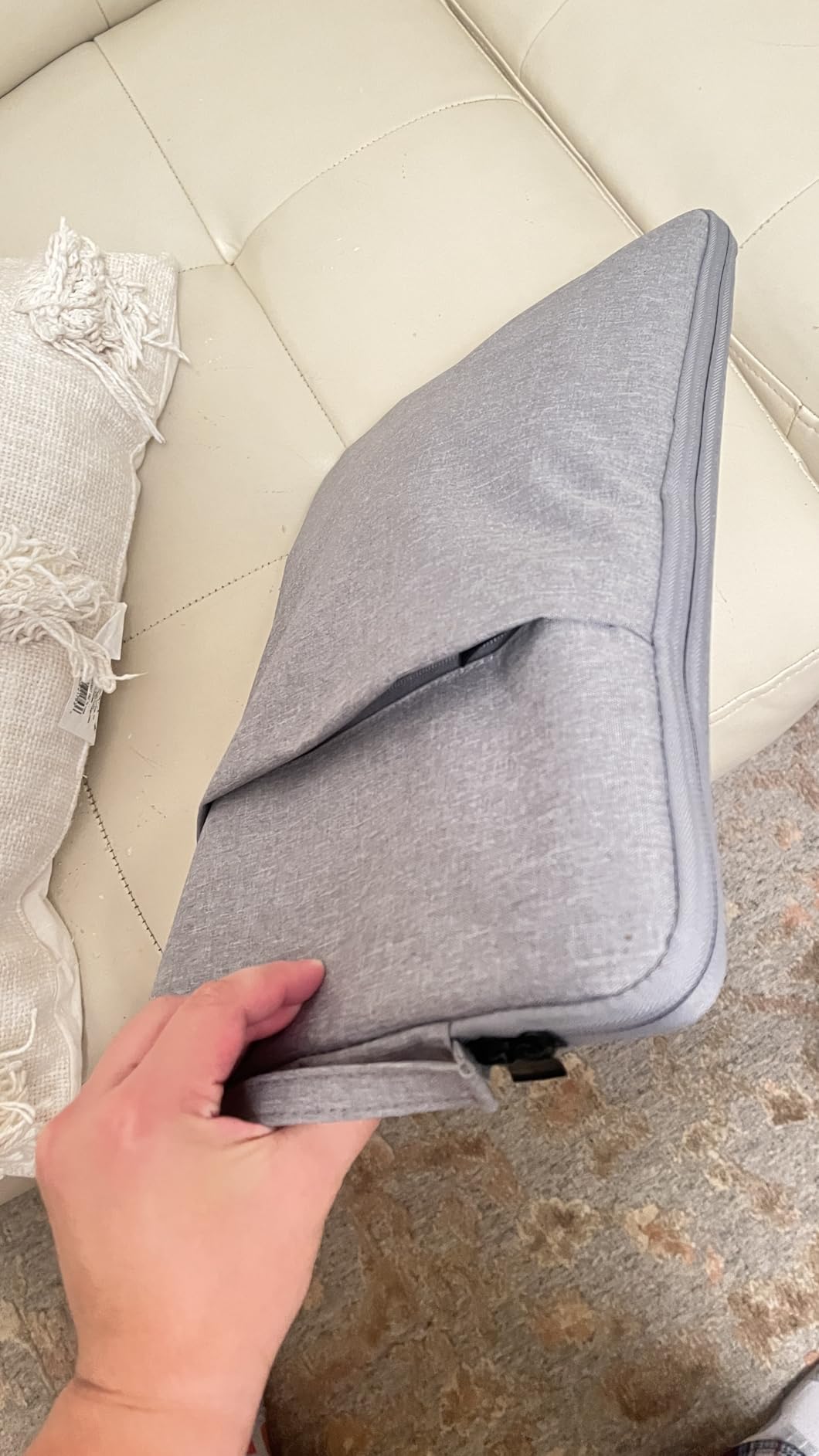 VisionOwl Portable Monitor 15.6 Inch 4K UHD 145% sRGB Second Screen, USB-C HDMI HDR FreeSync Travel Monitor for Laptop MacBook PC PS5 Xbox, VESA Mountable, with Speakers, Adjustable Kickstand - Customer Photo 1