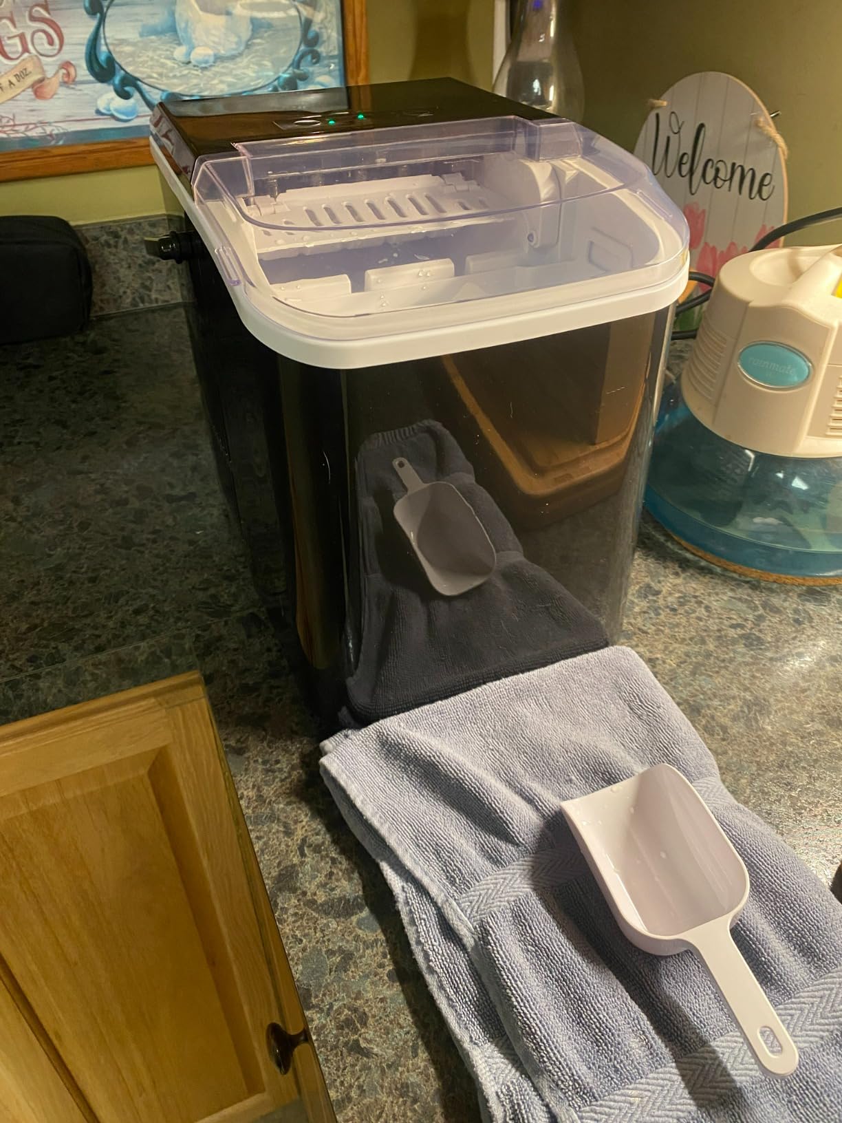 OLIXIS Ice Maker Machine with Handle,26lbs in 24Hrs,9 Ice Cubes in 6 Mins,Auto-Cleaning Portable Ice Maker with Basket and Scoop, Countertop Ice Maker for Home/Kitchen/Camping/RV, Sleek Black - Customer Photo 1