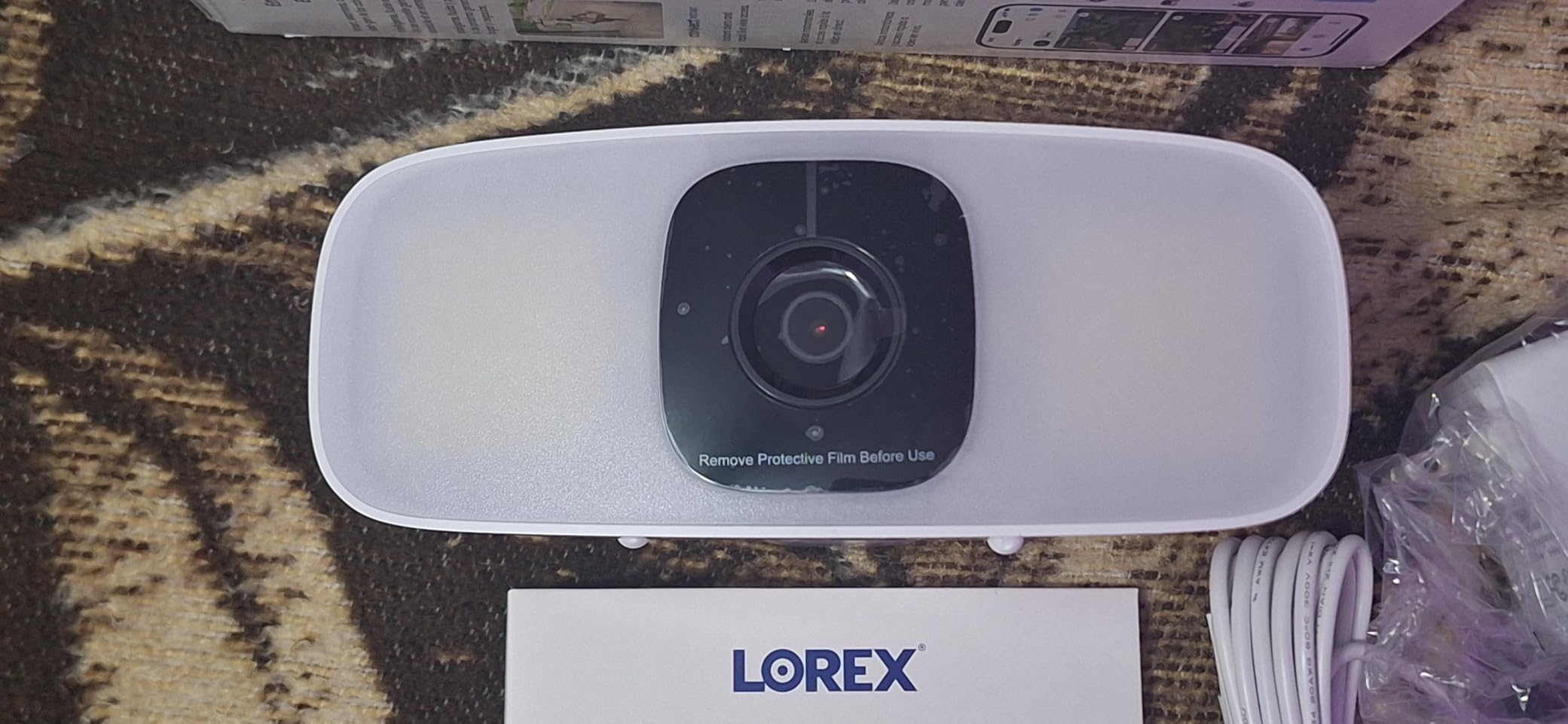 Lorex Connect 2K Floodlight Wi-Fi Security Camera | New Connect App | 160° Pan Coverage | Person Detection | Live Auto-Tracking | Color Night Vision | 2-Way Talk | Cloud & Local Storage Option - Customer Photo 2
