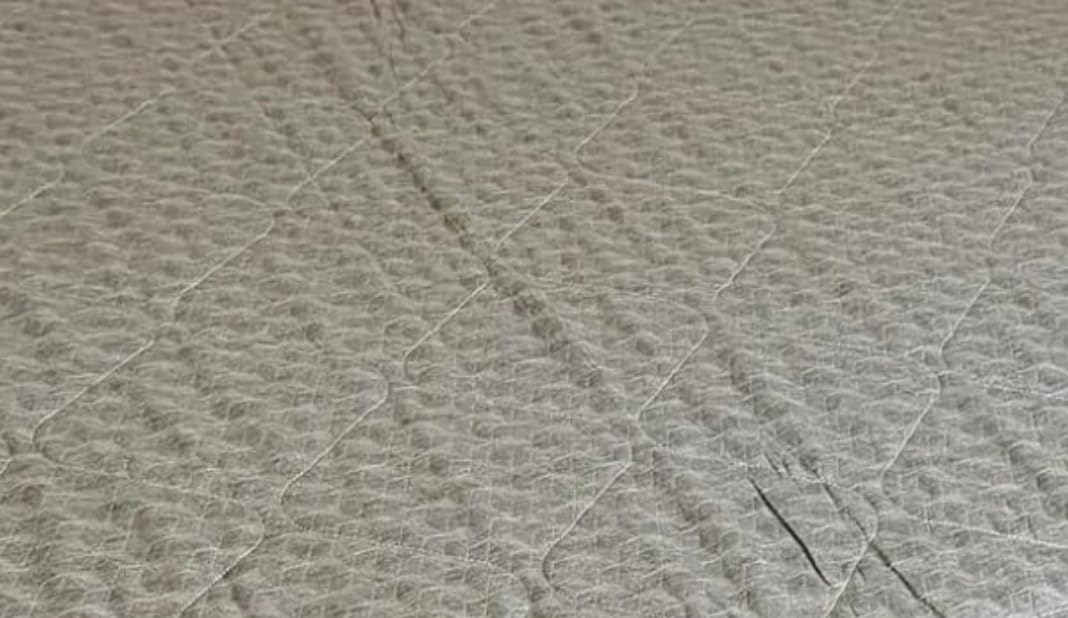 Avenco 12 Inch Queen Mattress, Hybrid Mattress with Smarts Coil™ Pocket Springs for Targeted Support and NanoGel™ Memory Foam for Cool Night Sleep, Motion Isolation for Couples, CertiPUR-US Certified - Customer Photo 1