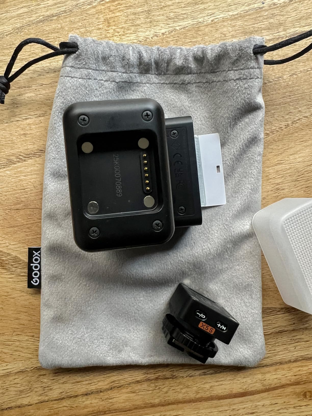 Godox IT32 TTL Camera Flash with X5C Flash Trigger for Canon Cameras,Magnetic Hotshoe&Trigger 2-in-1,Colorful Touch Screen,Rotatable Flash Head,X System TTL&HSS,LED Modeling Light,Creative Accessories customer photo 1