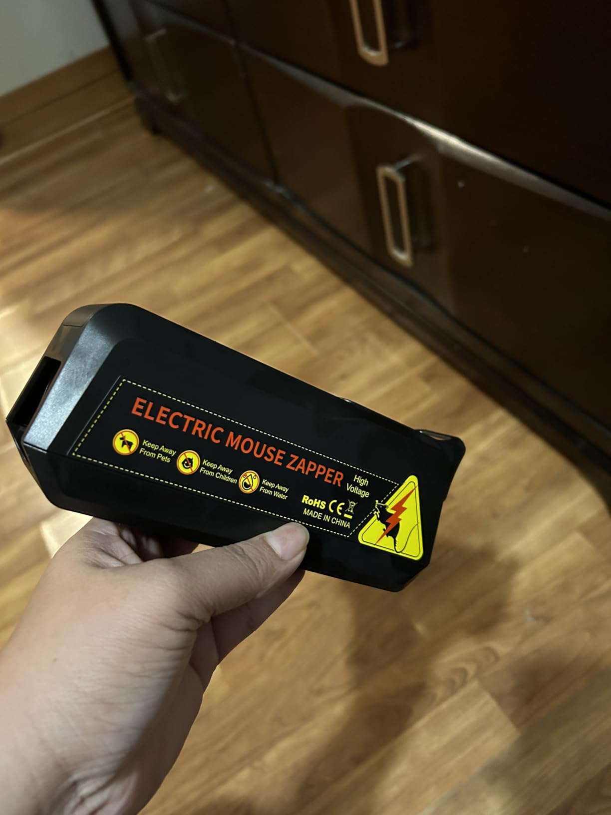 Electric Mouse Trap Zapper Electronic Mice Killer Humane Mouse Traps Indoor for Home with High Voltage Small Mouse Catcher for Kitchen Garage Lumber Room Battery or Plug in Reusable - Customer Photo 1