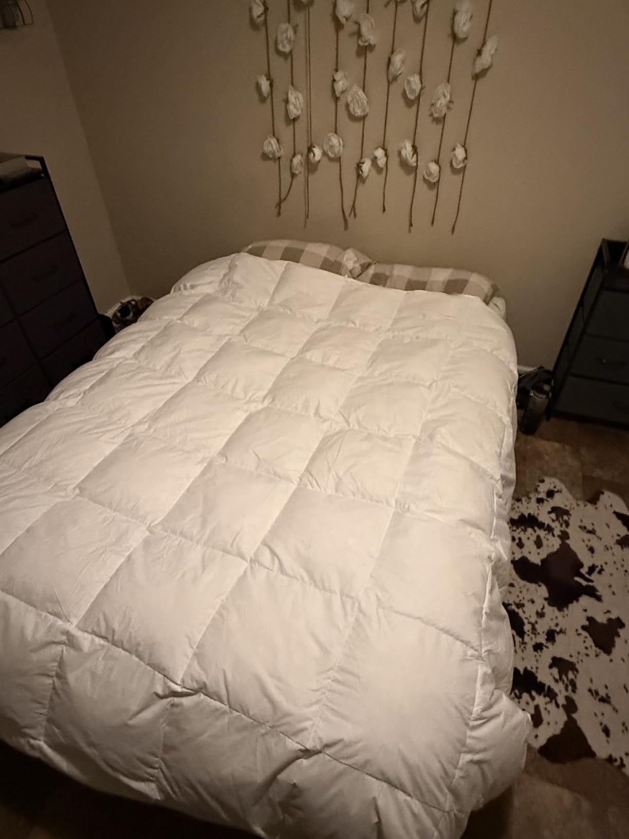 SHOUREN White Luxurious Goose Feather Down Fiber Comforter, All Season Hotel Collection Bed Comforter,Ultra Soft 100% Cotton Duvet Insert with Corner Tabs, Queen Size 90