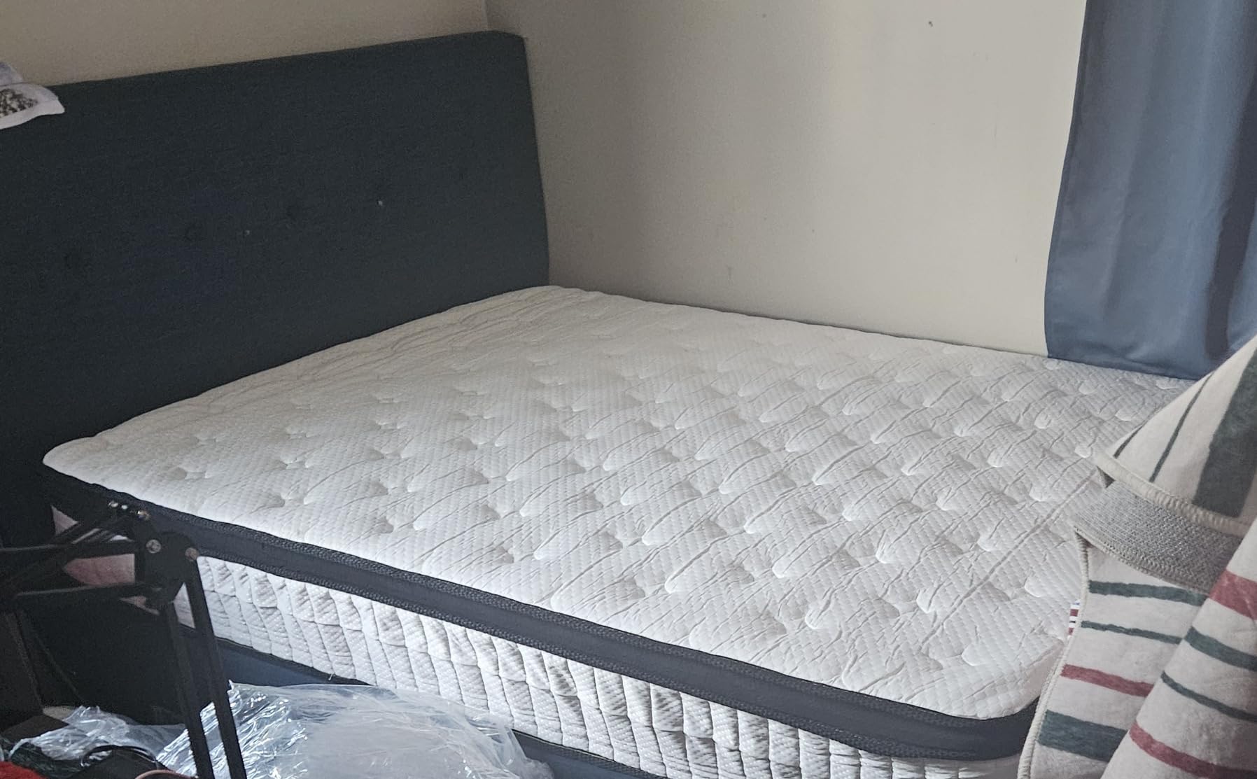 Vaobyk King Mattress, 10 Inch Memory Foam Hybrid Mattress in a Box, Individual Pocket Spring Mattress for Silent Sleep, Pressure Relief, Motion Isolation, CertiPUR-US - Customer Photo 2