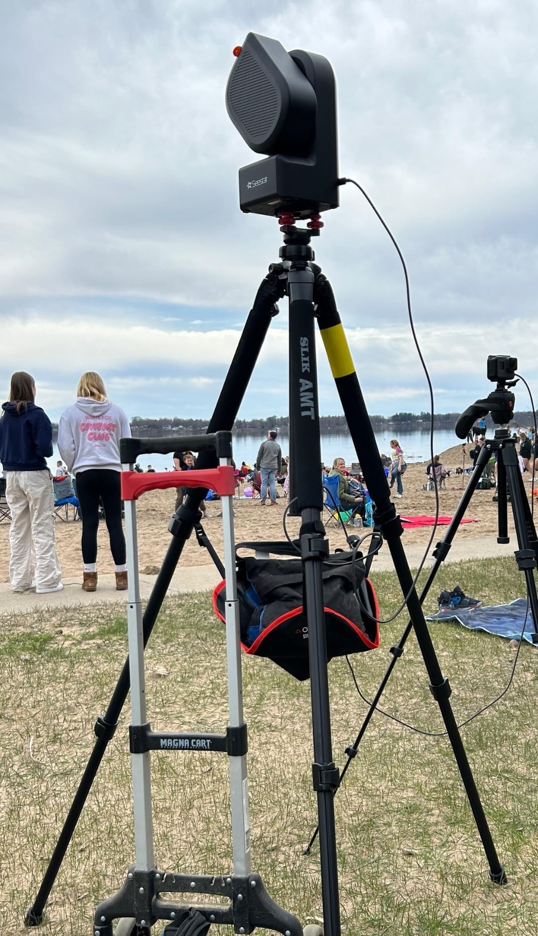SLIK Pro 700 DX Tripod Legs - Black customer photo 1