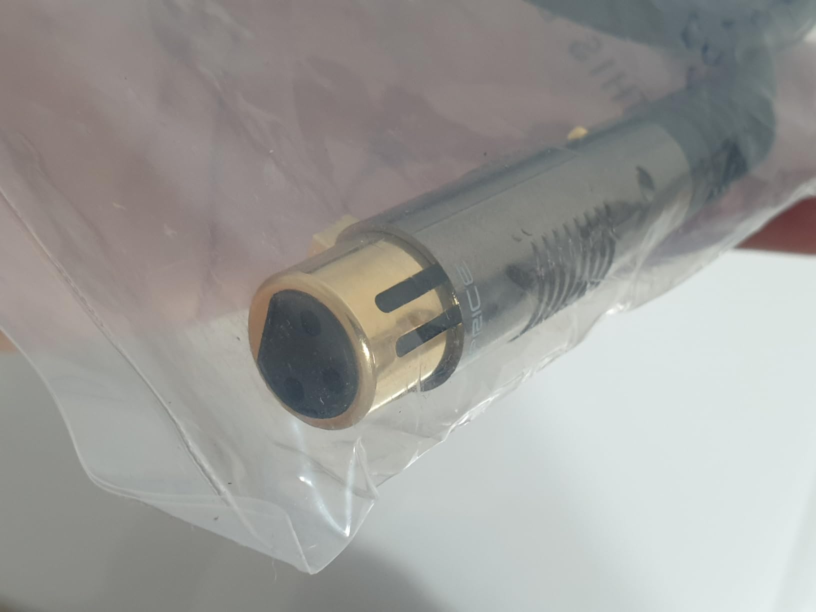 Monoprice XLR Male to XLR Female Cable - for Microphone, Gold Plated, 16AWG, 10 Feet, Black - Premier Series customer photo 2