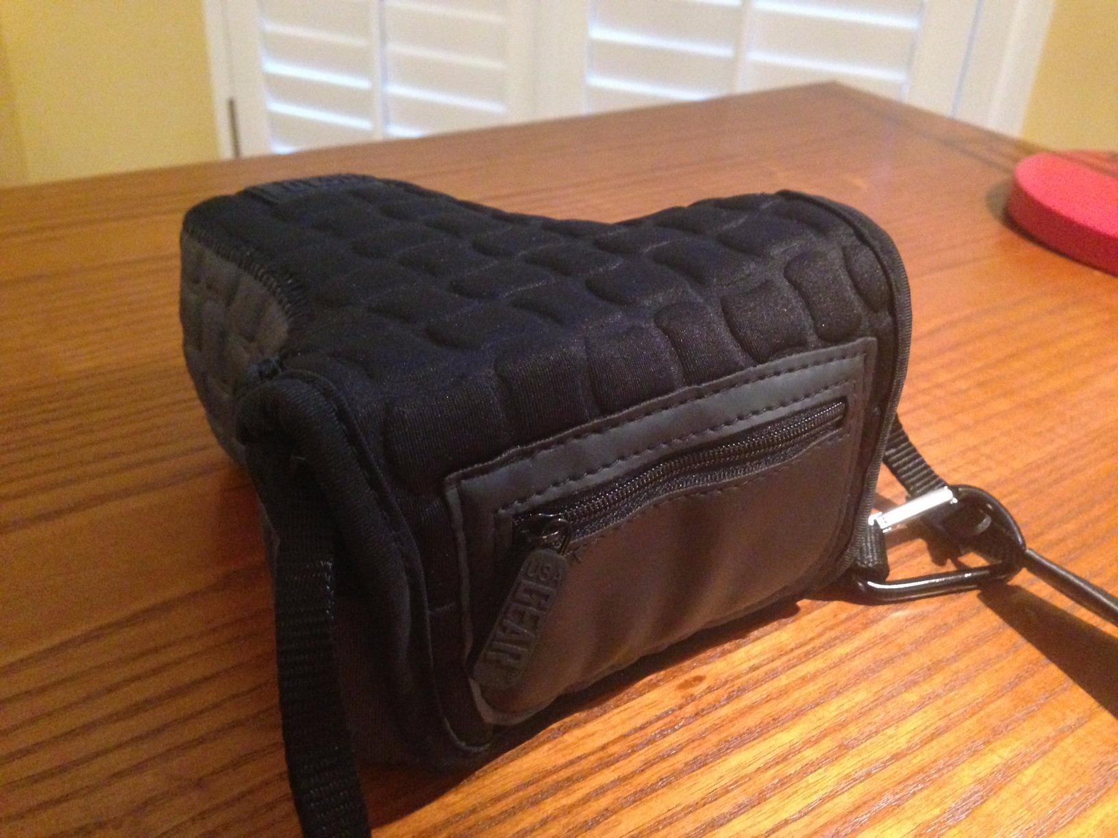 USA Gear DSLR Camera Case/SLR Camera Sleeve with Zippered Accessory Storage, Flexible Neoprene & Holster Belt Loop - Compatible with Canon, Nikon, Sony, Olympus, Pentax and Many More customer photo 1