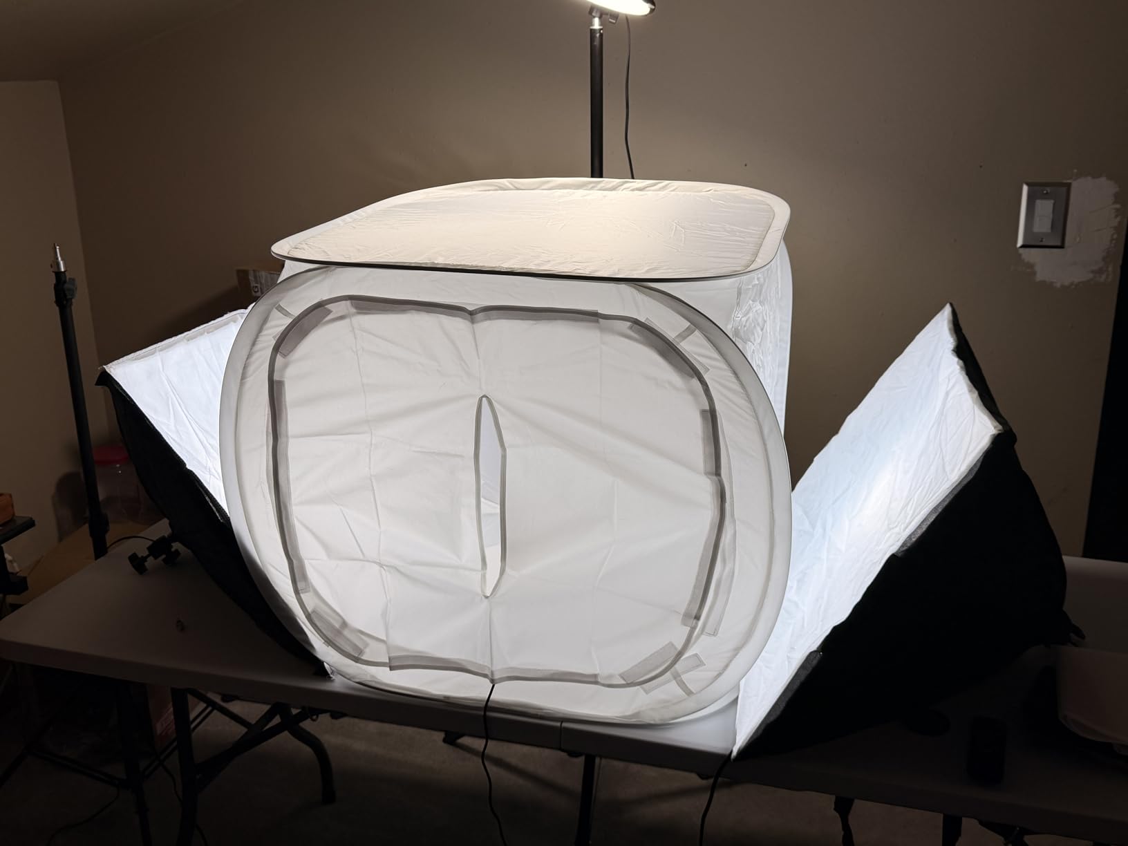 Neewer 24x24 inch/60x60 cm Photo Studio Shooting Tent Light Cube Diffusion Soft Box Kit with 4 Colors Backdrops (Red Dark Blue Black White) for Photography customer photo 1