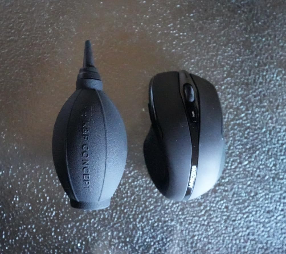 K&F CONCEPT 4-in-1 Camera Lens Cleaning Kit with Lens Cleaning Pen, Camera Air Blower, Microfiber Cleaning Cloth, Lens Cleaner Kit for Canon Nikon Pentax Sony DSLR Camera Lens Filter Cell Phones customer photo 1