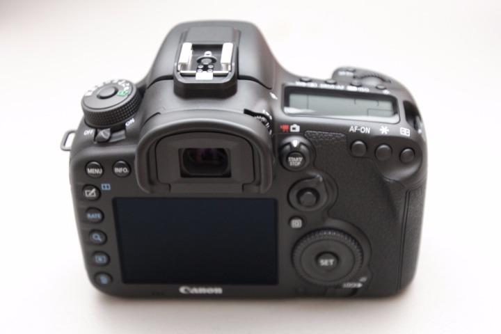 Canon EOS 7D Mark II Digital SLR Camera (Body Only) customer photo 1