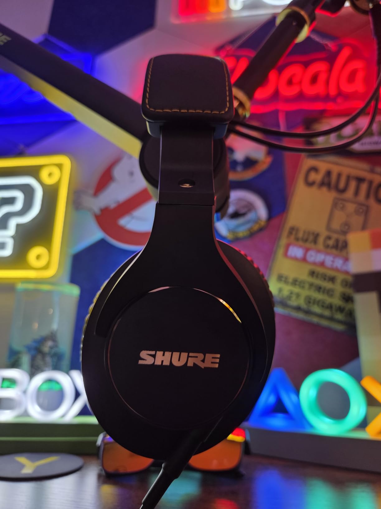 Shure SRH840A Professional Over-Ear Wired Studio Headphones - Critical Listening & Monitoring Headset with Tailored Frequency Response, Detailed Sound, Adjustable & Collapsible Design, Black customer photo 1