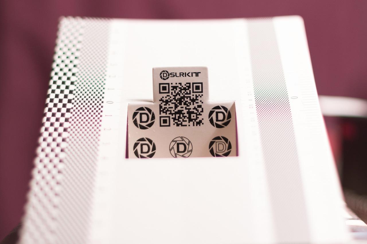 DSLRKIT Lens Focus Calibration Tool Alignment Ruler Folding Card (Pack of 6) customer photo 1