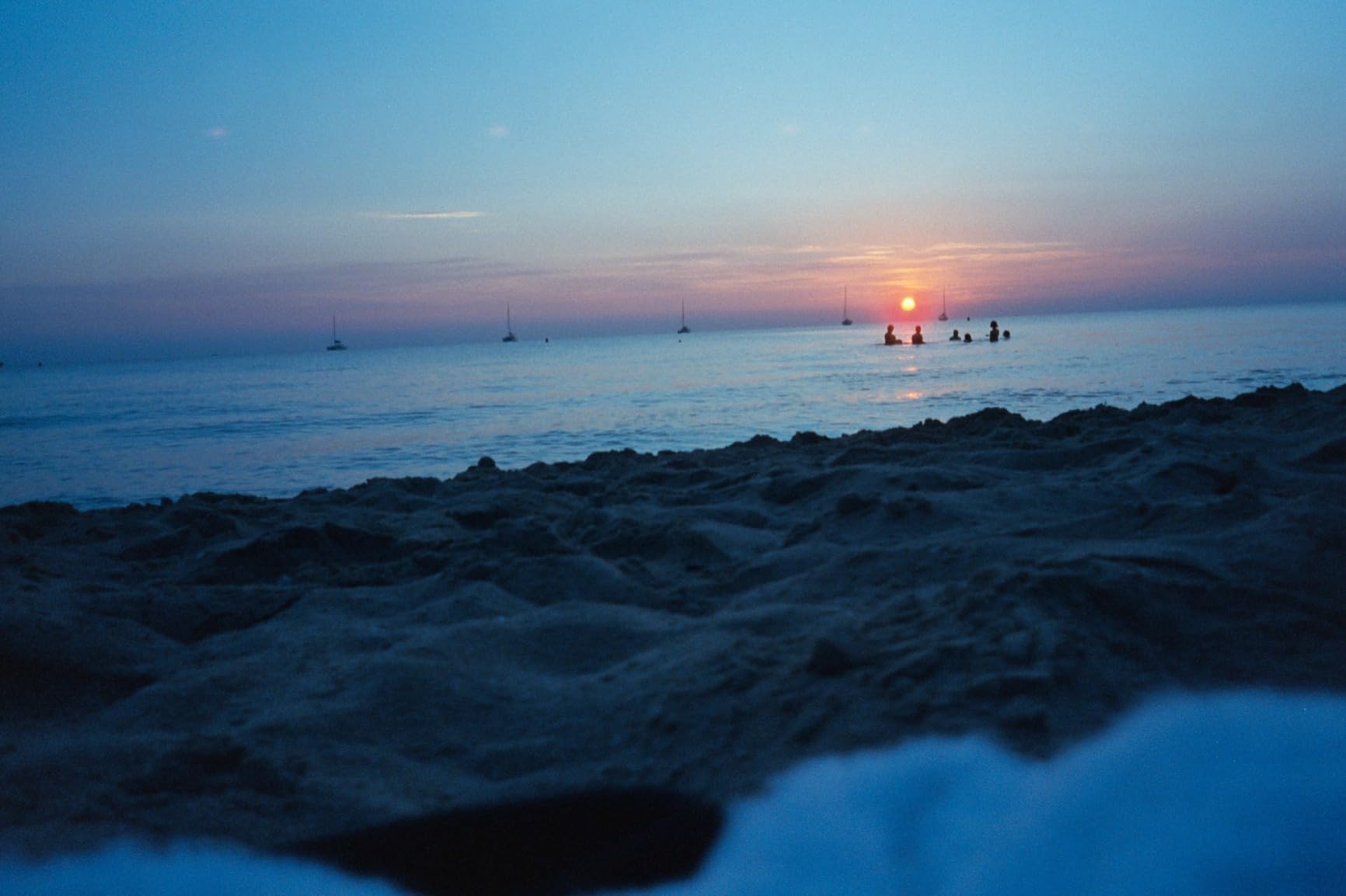 CineStill 800Tungsten High Speed (ISO 800) Color Film, 36exp. 135 DX Coded customer photo 3