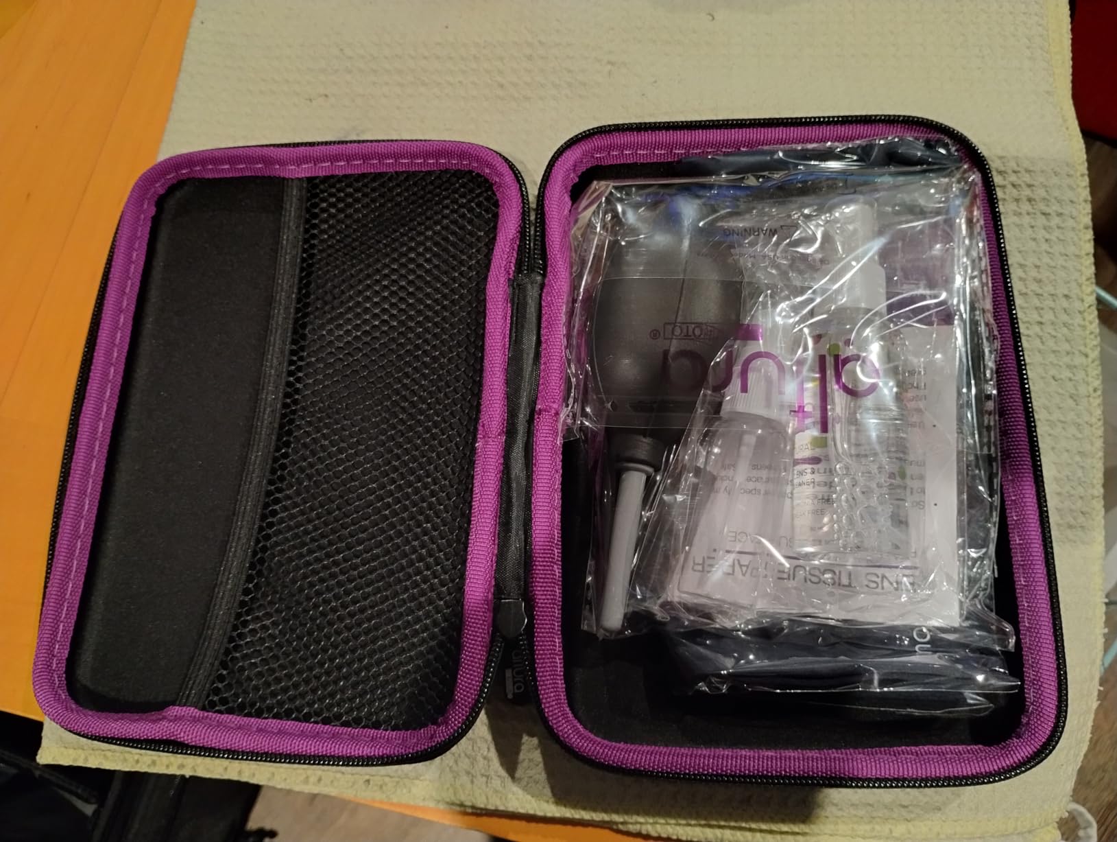 Altura Photo Professional Camera Cleaning Kit for Full Frame DSLR & Mirrorless Cameras - Lens and Sensor Cleaner - Includes Case, Spray, Swabs, Blower, Brush, Tissue Paper customer photo 1