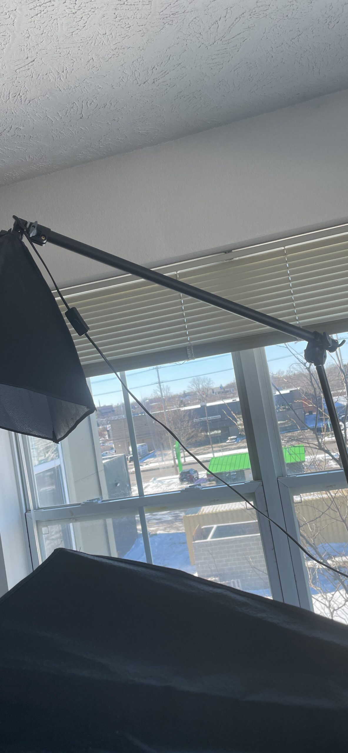 LINCO Lincostore 2.5ft to 5ft Adjustable Overhead Light Boom Arm with Universal Tripod Clamp & Counter-Weight Bag 4255K customer photo 1