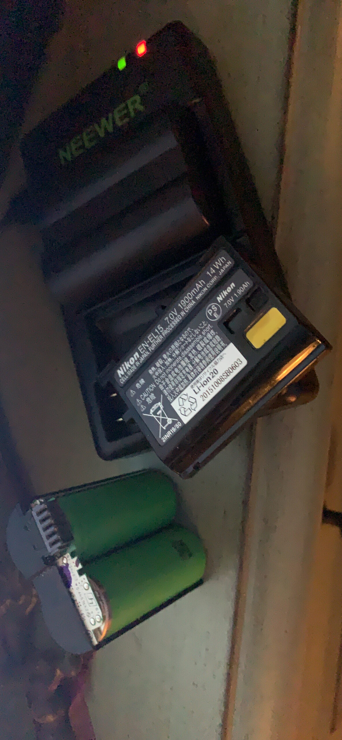 NEEWER Replacement Battery and Charger Set for EN-EL15, Compatible with Nikon Z5, Z6, Z6 II, Z7, Z7II, D780, D850, D7500, D750, D800, D7000, D7100, D7200 Batteries (2-Pack, Micro USB Port, 2100mAh) customer photo 1