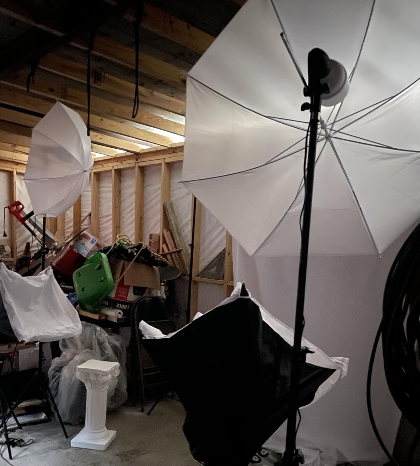LINCO Lincostore Photo Video Studio Light Kit AM169 - Including 3 Color Backdrops (Black/White/Green) Background Screen customer photo 1
