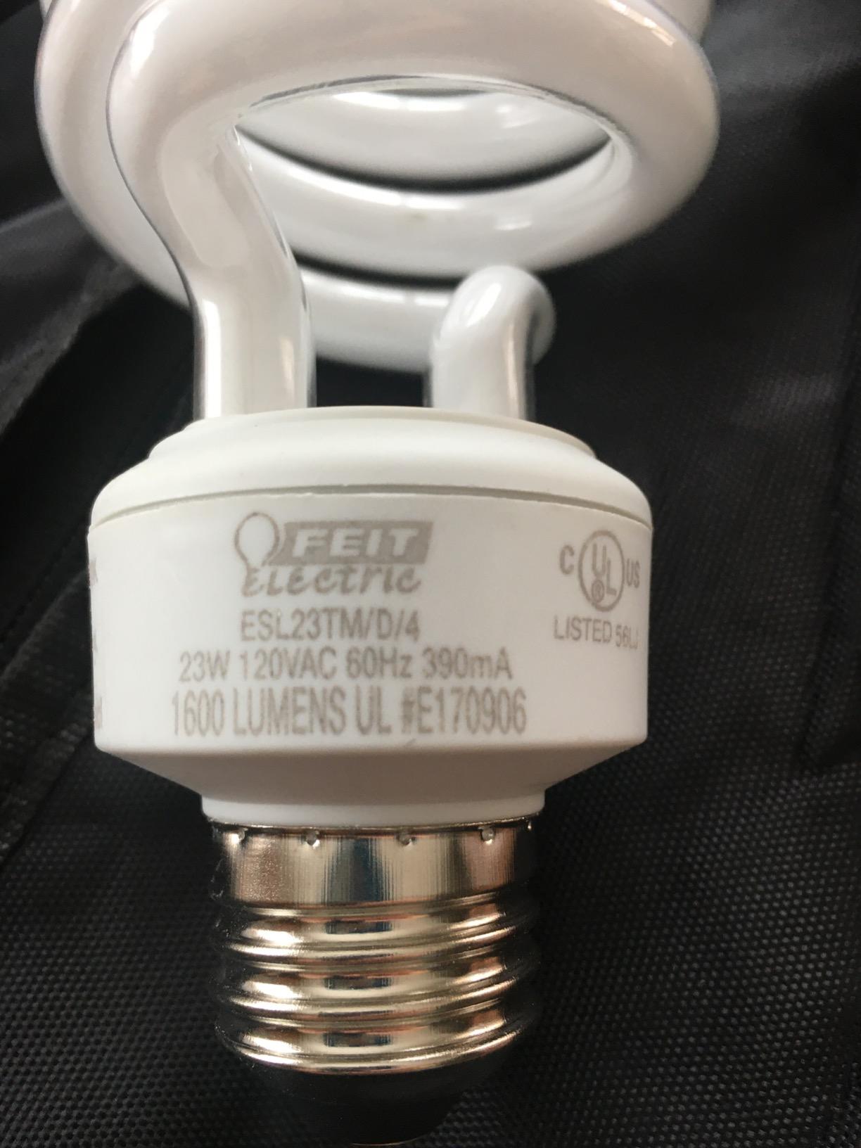 LINCO Lincostore Photo Video Studio Light Kit AM169 - Including 3 Color Backdrops (Black/White/Green) Background Screen customer photo 2