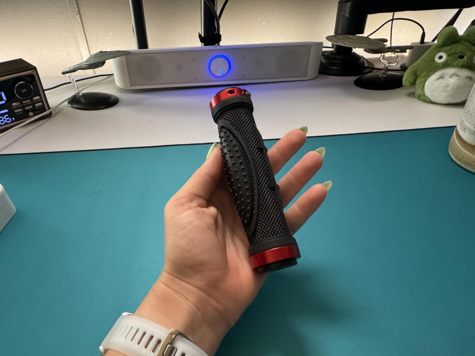 ChromLives Camera Handle Grip Support Mount Universal Handlegrip Camera Stabilizer with 1/4 inches Male Screw for Digital Video Camera Camcorder Action Camera LED Light Phone customer photo 2