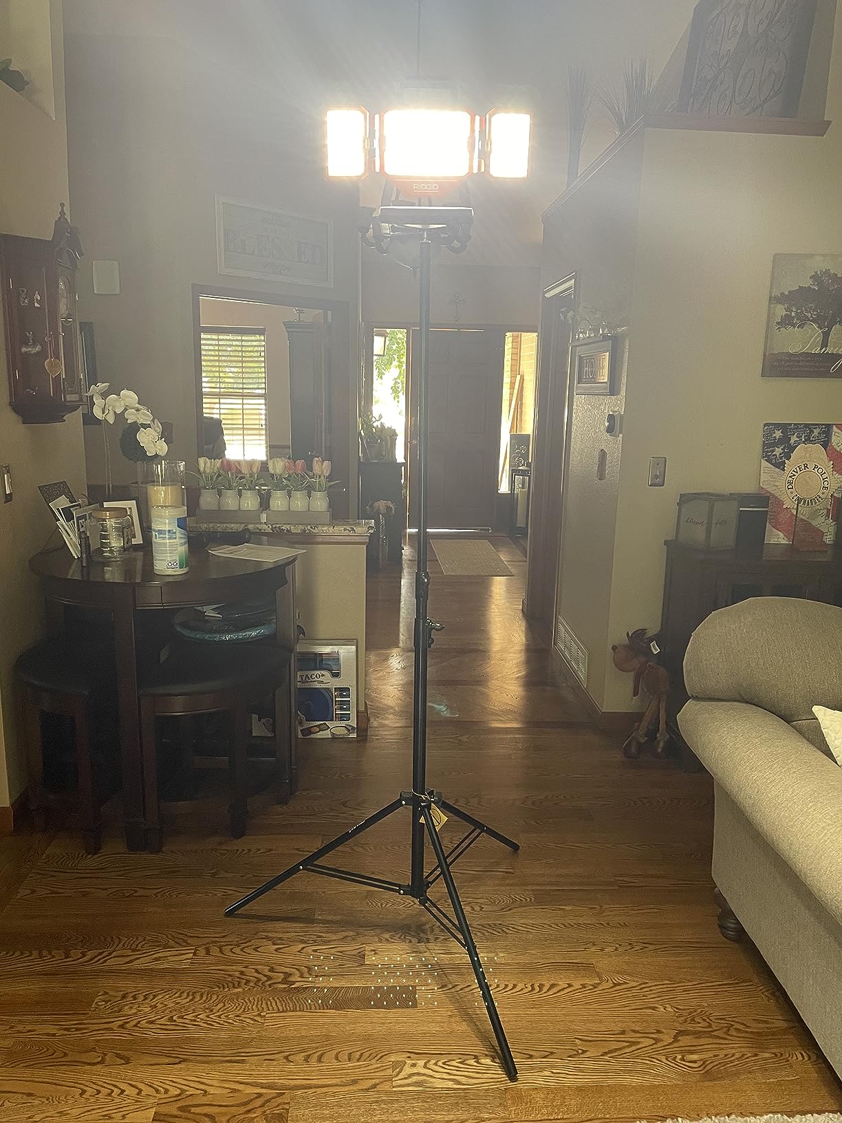 EMART 2 Pack Heavy Duty Light Stand 8.5ft, Spring Cushioned, Aluminum Construction, Photo Video Studio Tripod with Carrying Bag for Photography Lighting, Softbox, Flash customer photo 2