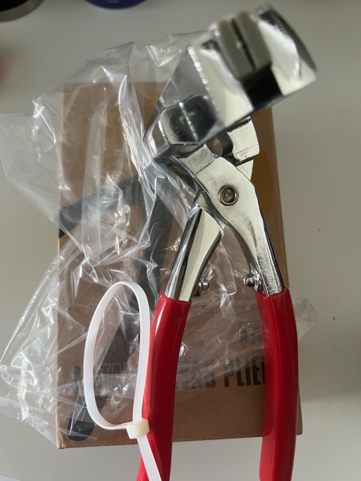 Arrtx Alloy Art tool Extra Wide Canvas Pliers Stretching Puller with Padded Spring Return Handle for Stretcher Bars Artist Framing Tool customer photo 2