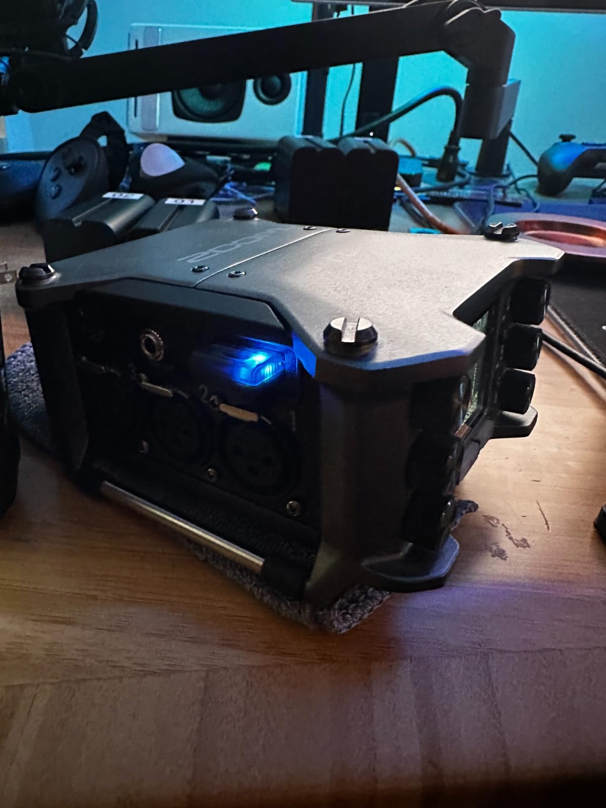 Zoom BTA-1 Bluetooth Adapter, for Wireless Control and Timecode sync for H4e, H6e, H5studio, H6studio Handheld Recorders, LiveTrak L12next, L20, and more customer photo 1
