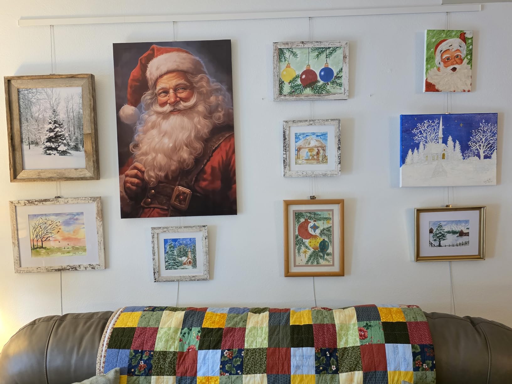 STAS Cliprail Picture Hanging System Set - Covers 19.69 ft of Wall Space - Basic Picture Rail & Art Hanging Gallery Kit (Matte Silver Rails, Includes 12 Hooks & 8 Cords) customer photo 1