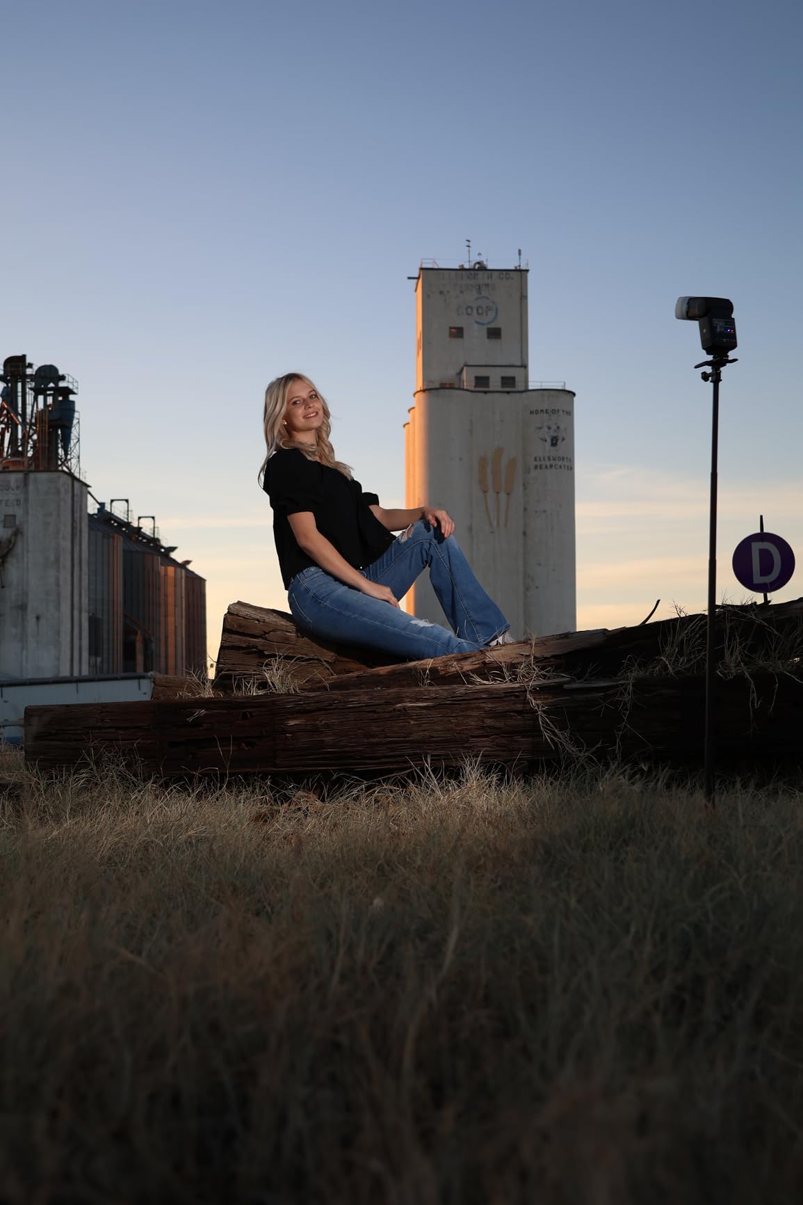 Godox Wireless 433MHz GN33 Camera Flash Speedlite with Built-in Receiver with RT Transmitter Compatible for Canon Nikon Sony Olympus Pentax Fuji DSLR Cameras with Diffuser + Filters customer photo 2