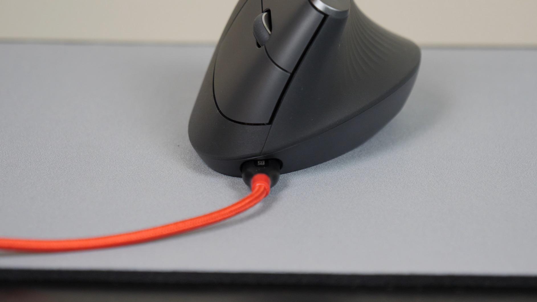 Logitech MX Vertical Wireless Mouse - Ergonomic Design Reduces Muscle Strain, Move Content Between 3 Windows and Apple Computers, Rechargeable, Graphite customer photo 1