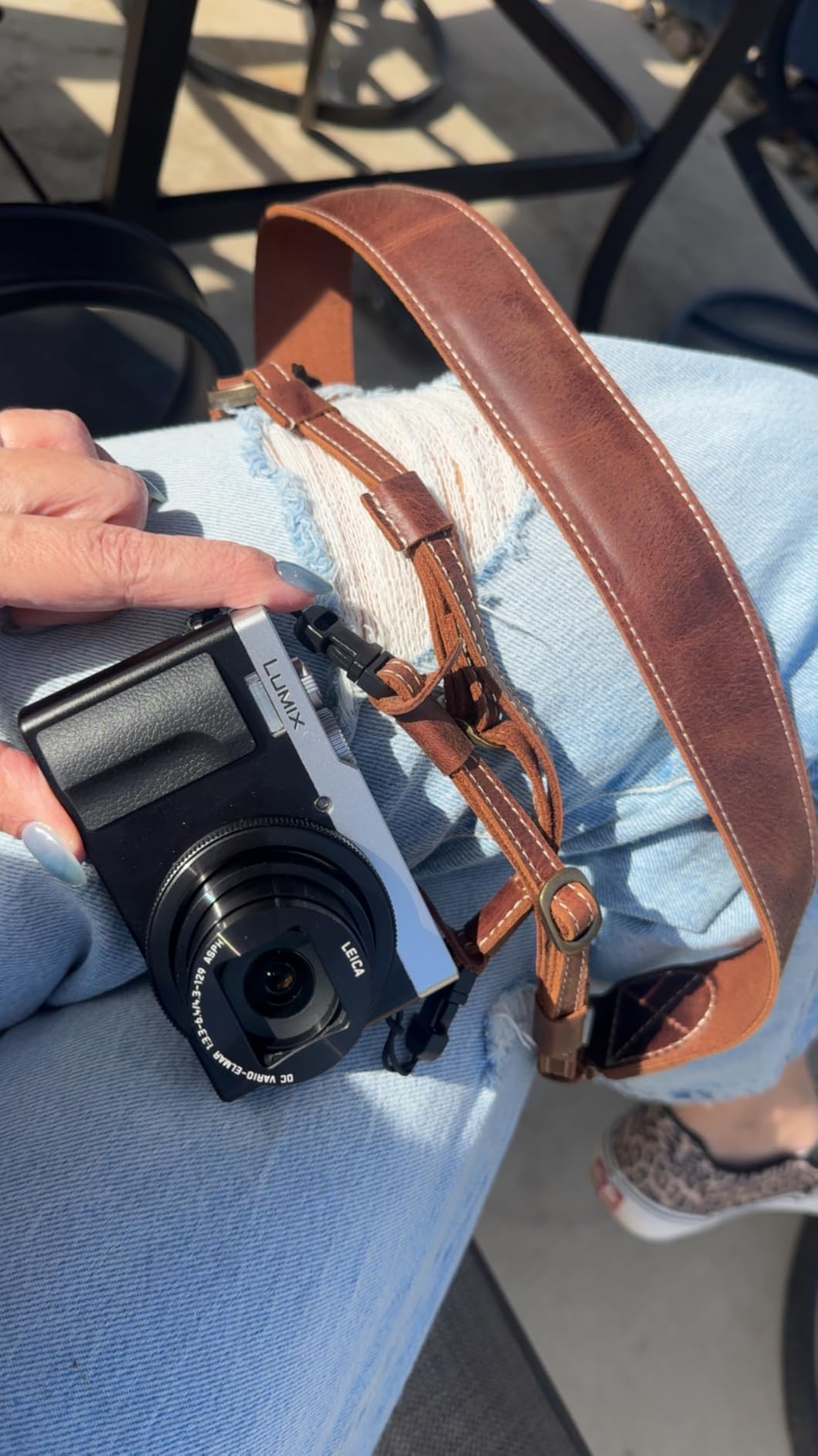 MegaGear SLR, DSLR Sierra Series Genuine Leather Camera Shoulder or Neck Strap customer photo 1