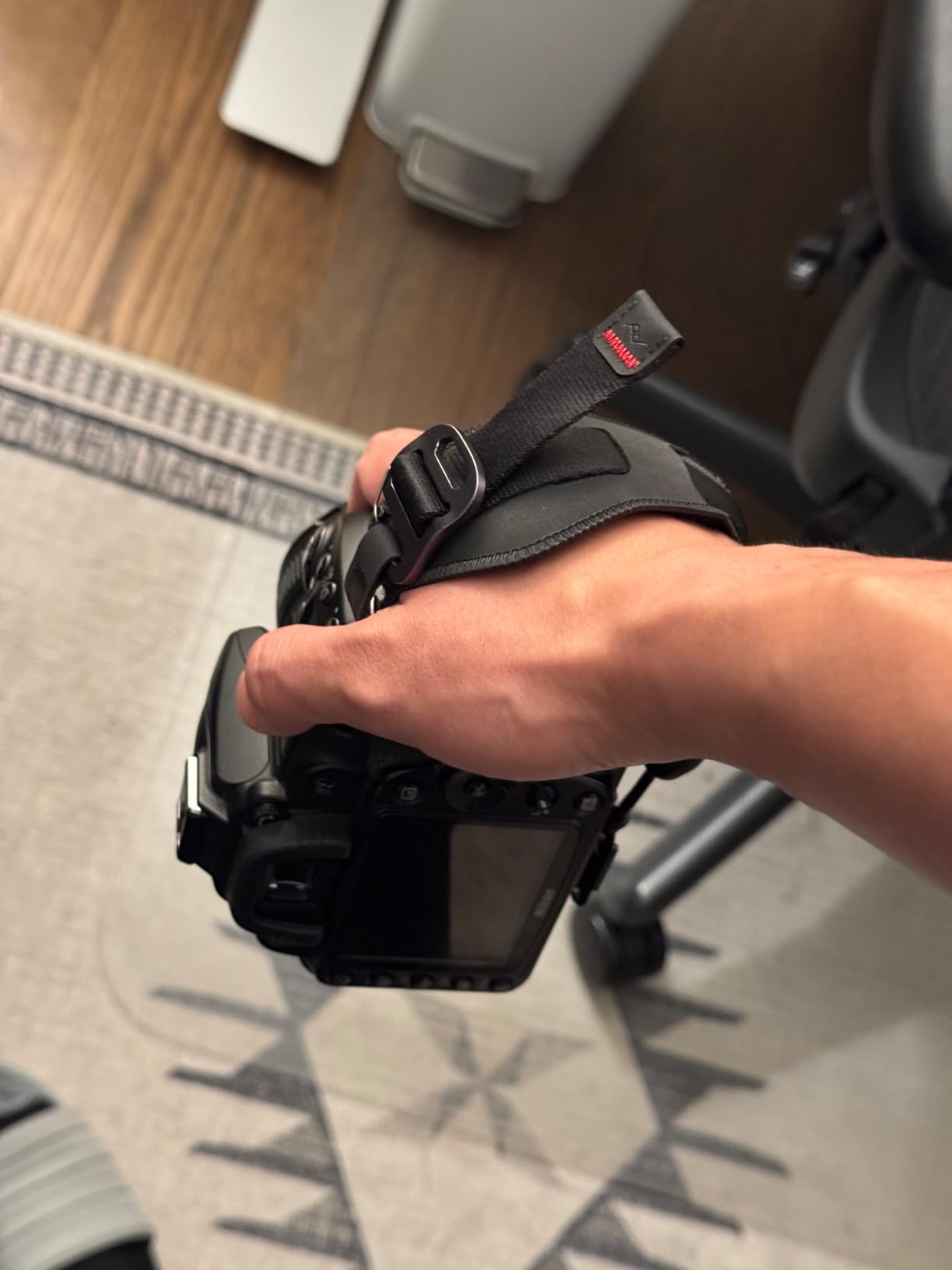 Peak Design Clutch Camera Hand Strap, Compatible with Any DSLR or SLR Body, Small, Sleek and Durable, Quick Release, Adjustment and Connection, Camera Straps for Photographers, 200 lb Capacity customer photo 2