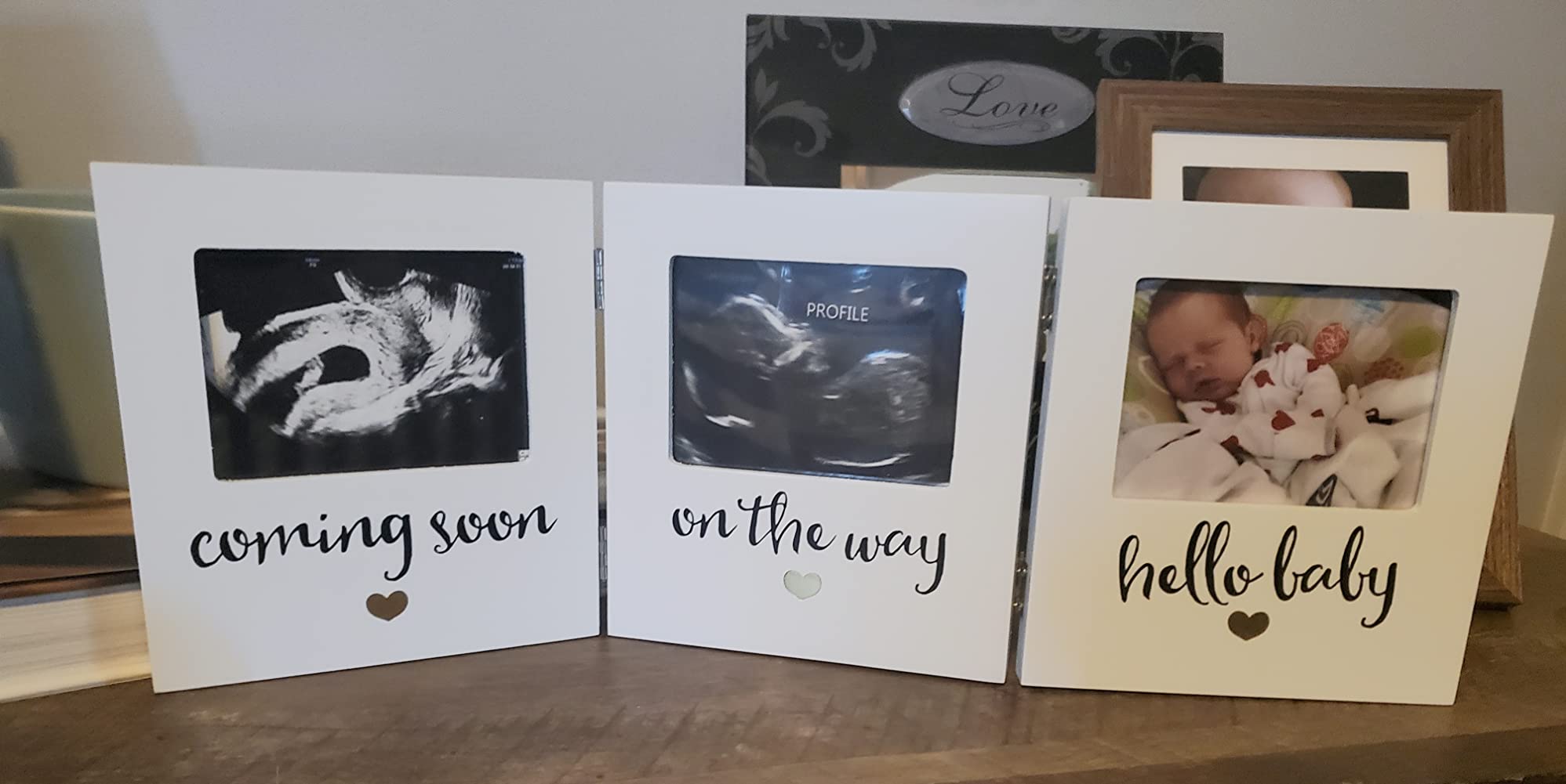 Pearhead Hello Baby Photo Album, Keepsake Book for New and Expecting Parents, Gender-Neutral Baby Accessory, Ideal Gift for Baby Shower, Holds 200 Pictures, Black and Gold Polka Dot customer photo 1