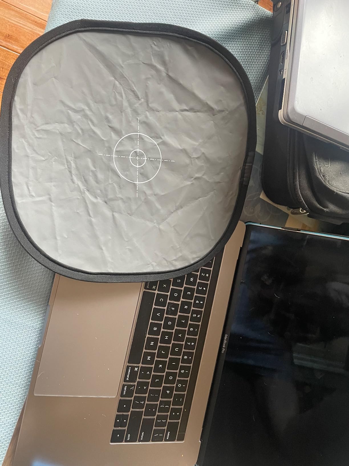 Sedremm Gray/White Balance Card, 12x12 Inch (30x30cm) Portable Focus Board Two Sides Double Face 18% Grey/White Balance Reference Card with Carry Pouch for Canon Nikon Sony customer photo 1