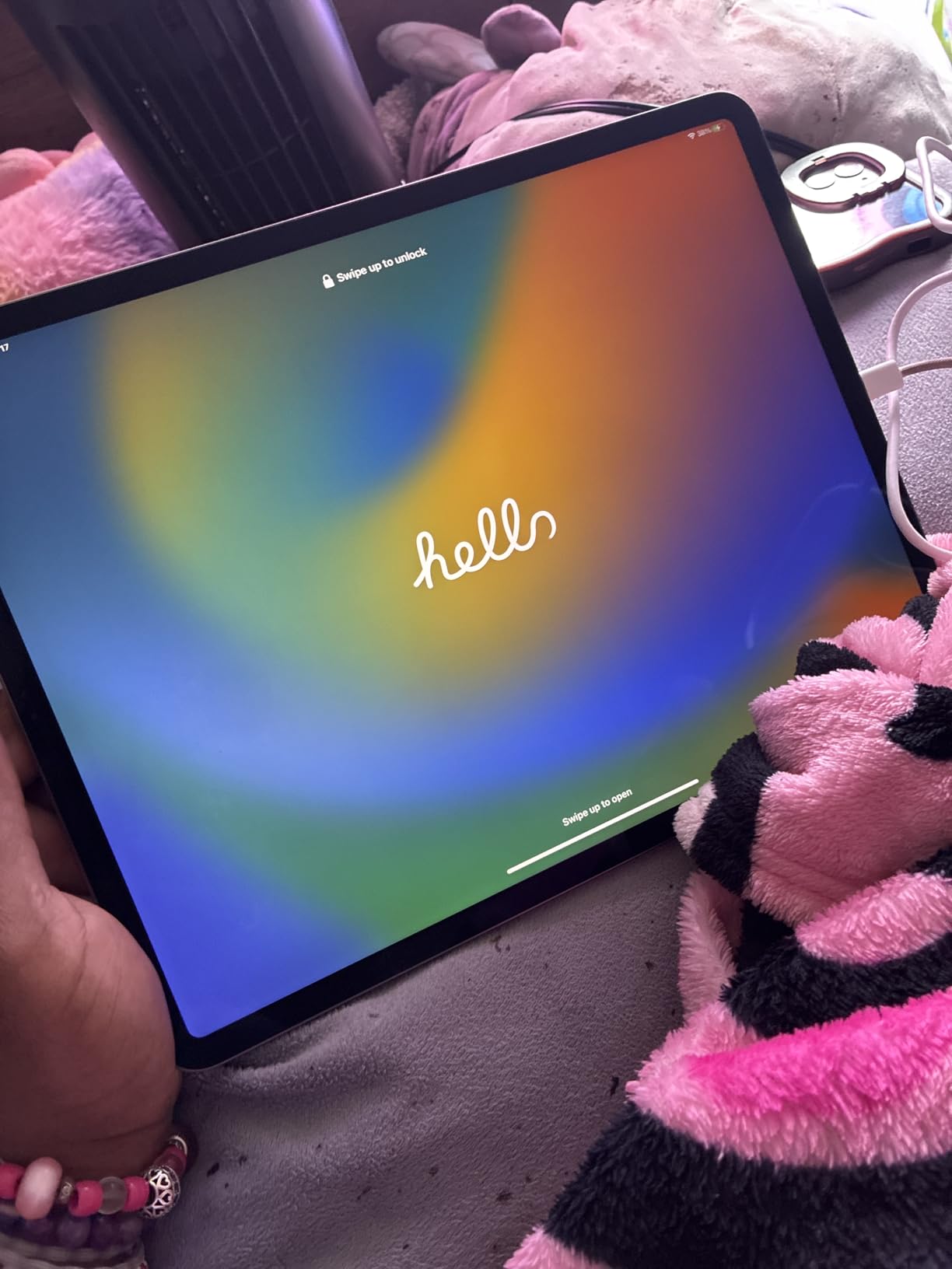 Apple iPad Pro 12.9-inch, 3rd Generation - Wi-Fi, 256GB - Space Gray (Renewed) customer photo 1