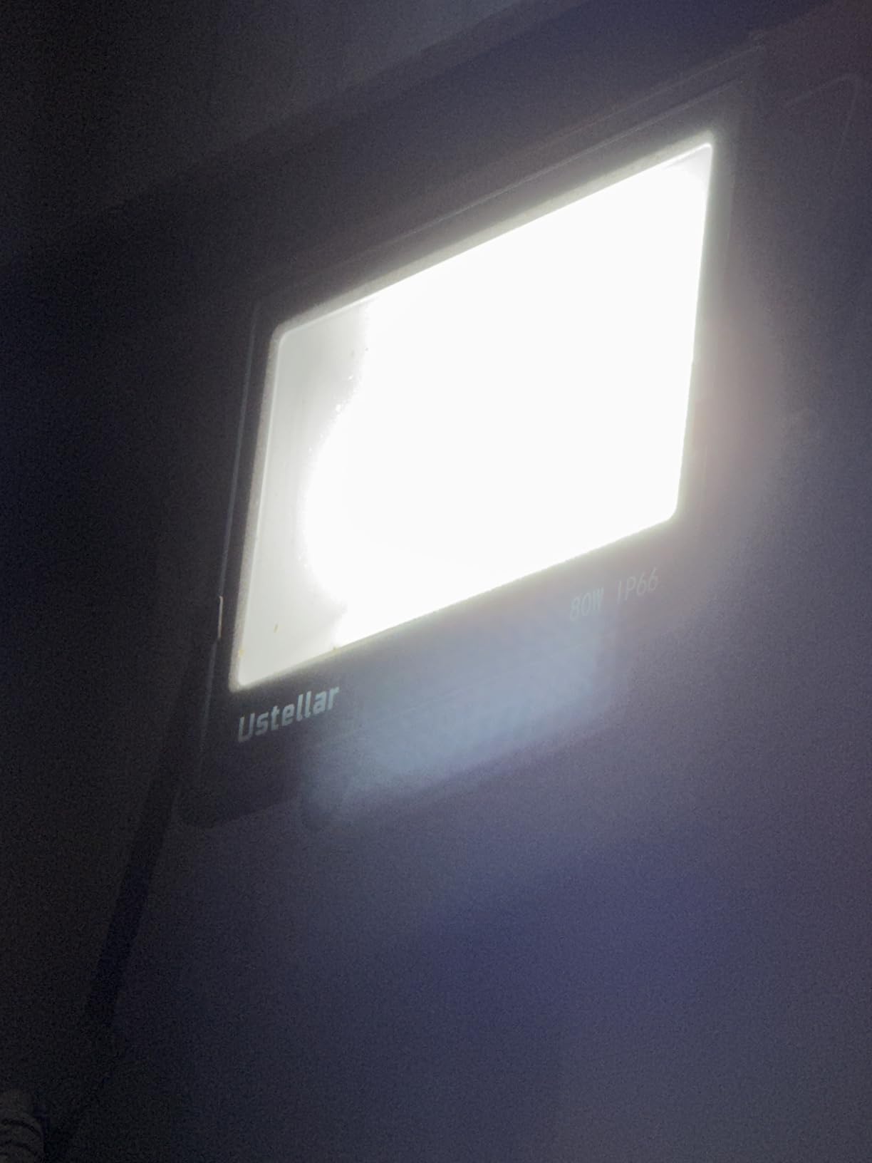 Olafus 2 Pack 130W LED Flood Light Outdoor, 13000lm LED Work Light with Plug, IP66 Waterproof Exterior Security Lights, 6500K Daylight White Outside Floodlights for Playground Yard Stadium Lawn customer photo 1