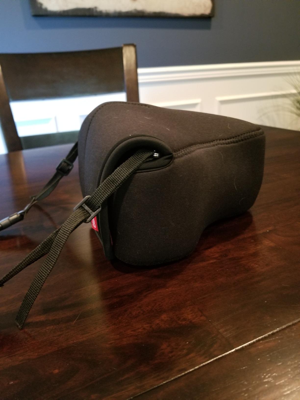 CADeN DSLR SLR Camera Sleeve Case with Neoprene Protection, Compatible for Nikon, Canon, Pentax, Sony and ect...(Medium Black) customer photo 2