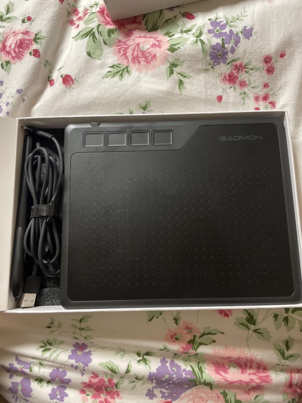 S620 Drawing Tablet 6.5 x 4 Inch Graphics Tablet with 8192 Passive Pen 4 Customizable ExpressKeys for Digital Art, Painting, OSU Playing, Compatible with Windows PC, Mac customer photo 2